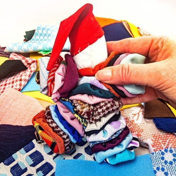 1970’s VTG Fabric Quilt Pieces & Handmade Doll - Picture 8 of 12